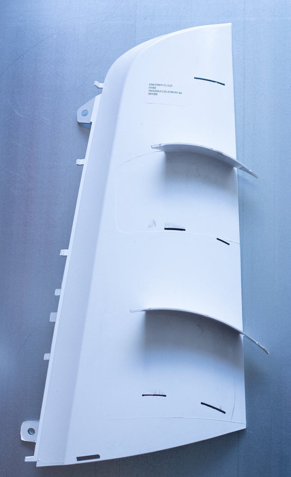 Winddeflector links binnen Mercedes-Benz Actros MP4 1842-1845